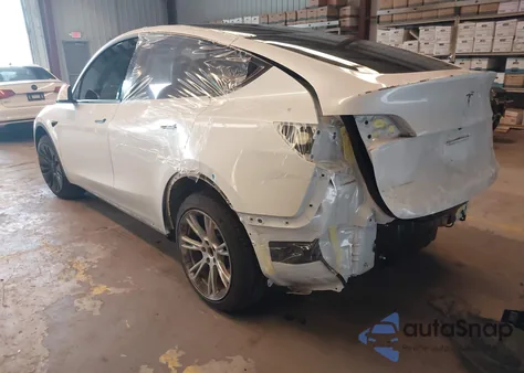 2023 Tesla Model Y Awd/Long Range Dual Motor All-Wheel Drive z USA, uszkodzony, nr VIN 7SAYGAEE9PF768518